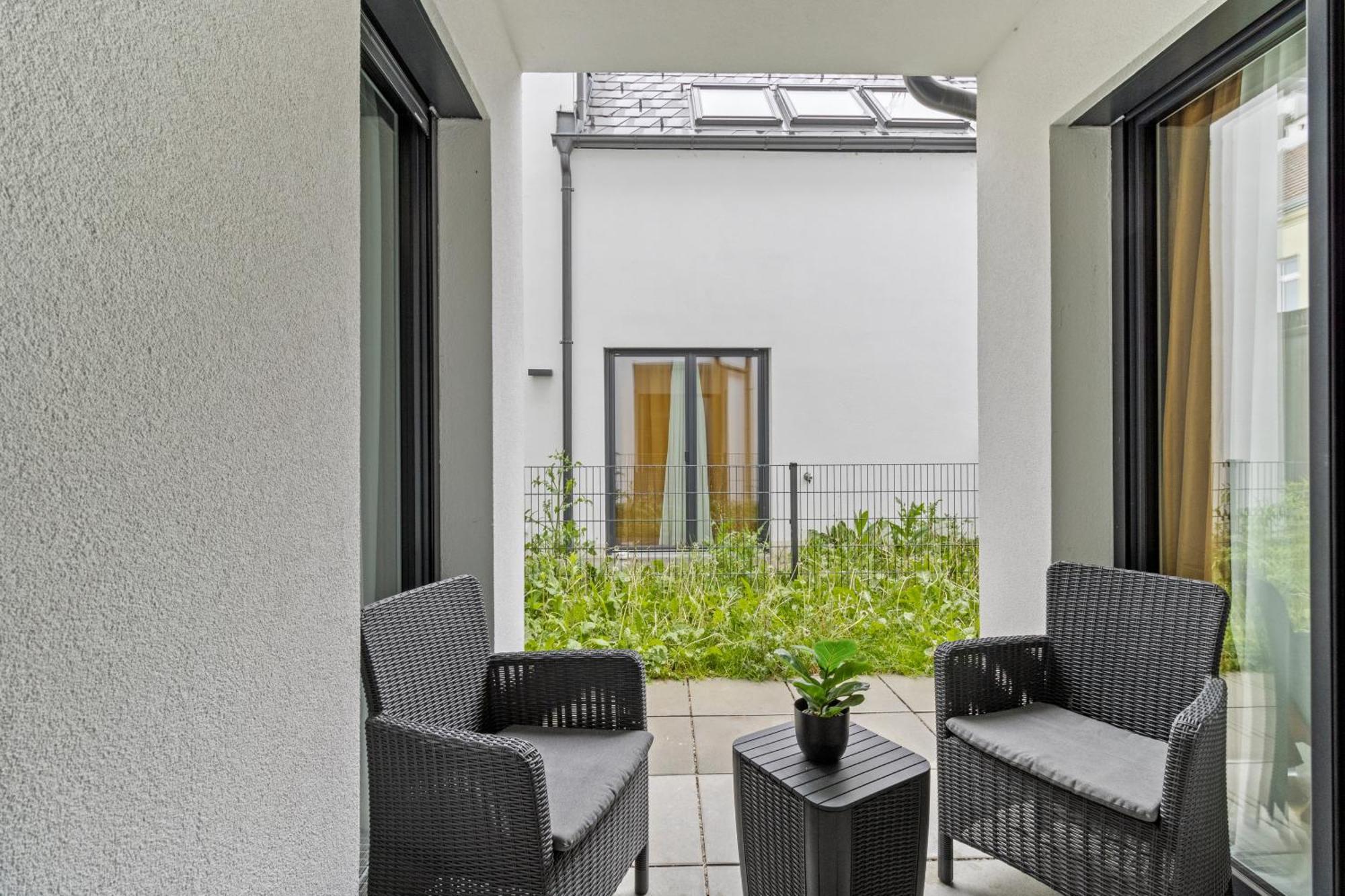 1 Min To Public Transport - 3 Min To Supermarket And Pharmacy - On-Site Parking For 19,90 Eur Vienna Luaran gambar